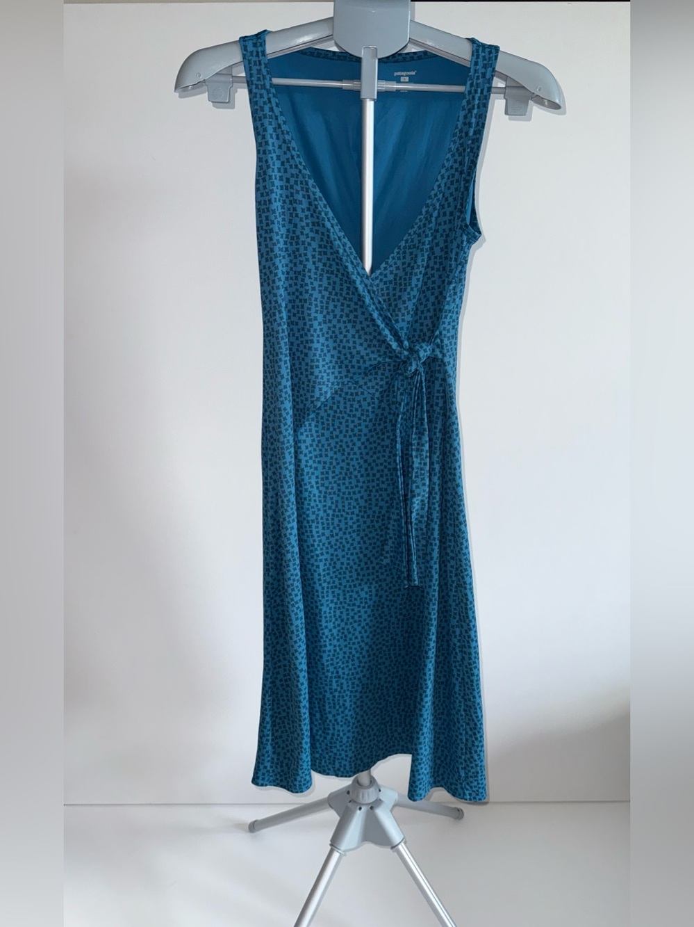 Patagonia Wrap It Up Dress Small Blue Print Sleeveless Wrap Tie Stretch Travel